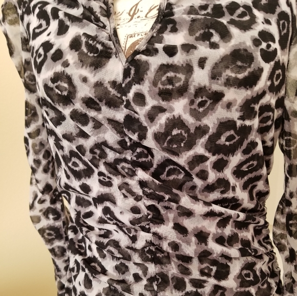 2 for $25 Women's INC Black/Gray Top - Picture 7 of 8